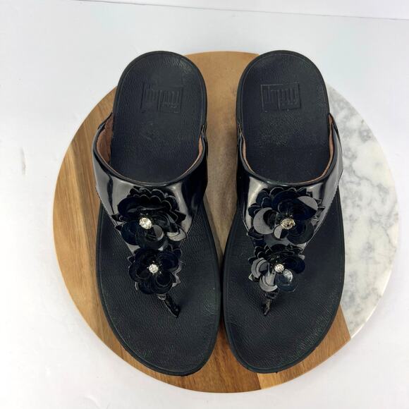 Fitflop 7 Floral Embellished Verna Thong Orthotic Black Patent Leather Sandal - Picture 1 of 11